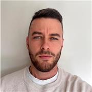 Soy una persona proactiva a la que le encanta poder enseñar a gente de eso y bach